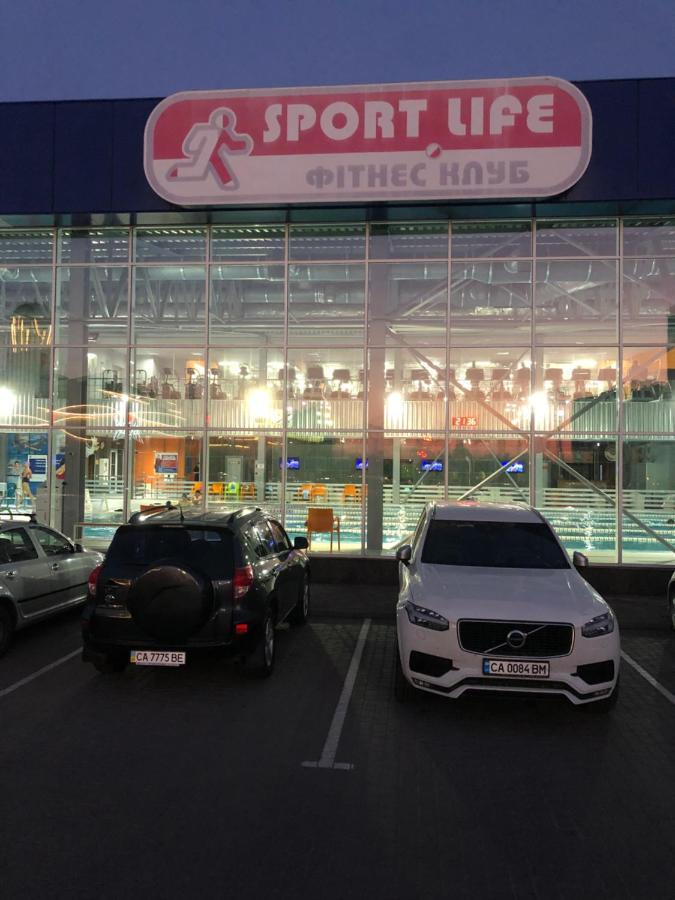 Новая Красивая Квартира. Tscherkassy Exterior foto